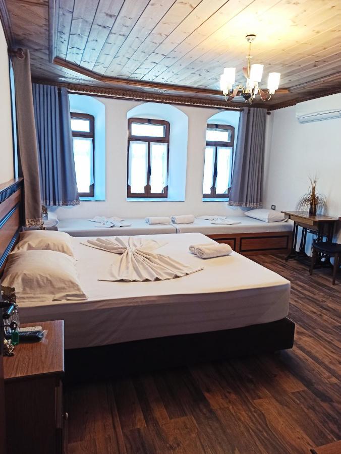 Boutique Hotel Praga Gjirokastër Eksteriør billede