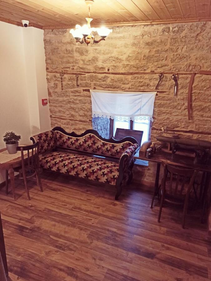 Boutique Hotel Praga Gjirokastër Eksteriør billede