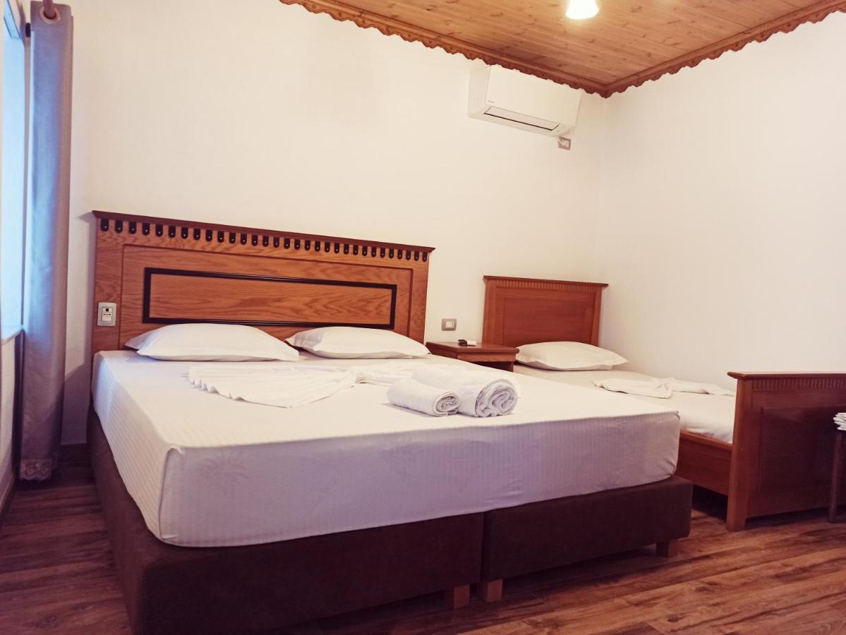 Boutique Hotel Praga Gjirokastër Eksteriør billede