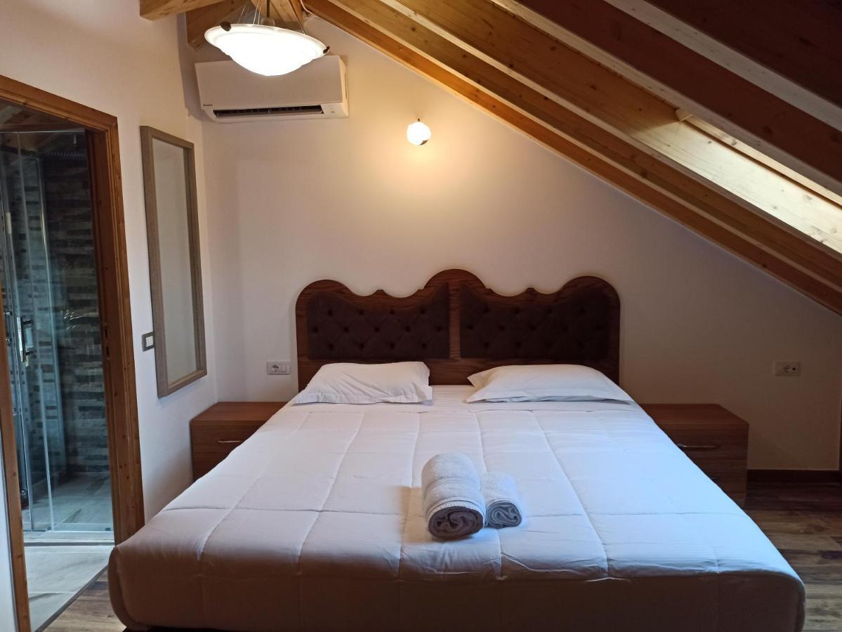 Boutique Hotel Praga Gjirokastër Eksteriør billede