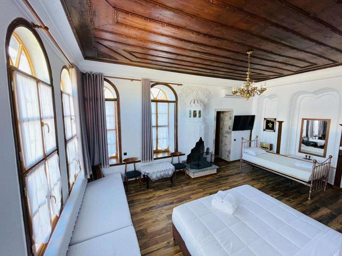 Boutique Hotel Praga Gjirokastër Eksteriør billede