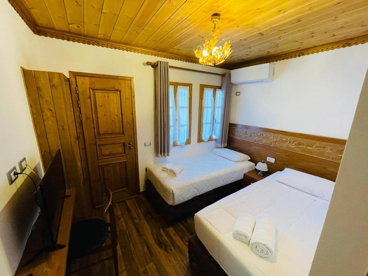 Boutique Hotel Praga Gjirokastër Eksteriør billede