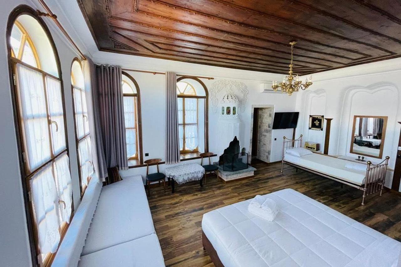 Boutique Hotel Praga Gjirokastër Eksteriør billede