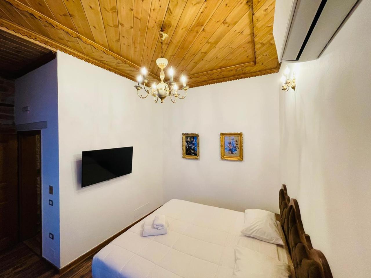 Boutique Hotel Praga Gjirokastër Værelse billede