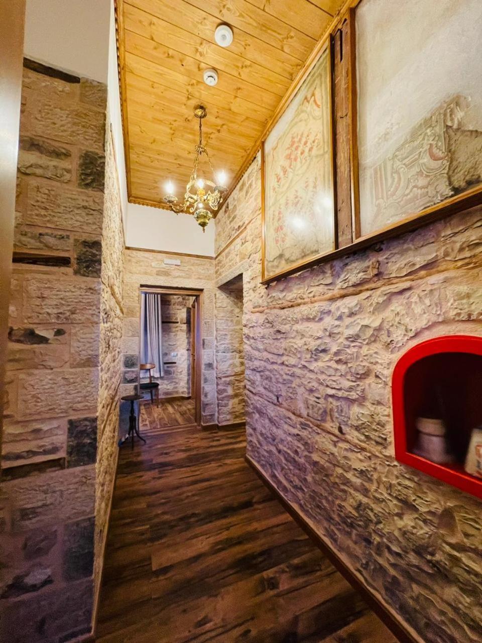 Boutique Hotel Praga Gjirokastër Værelse billede