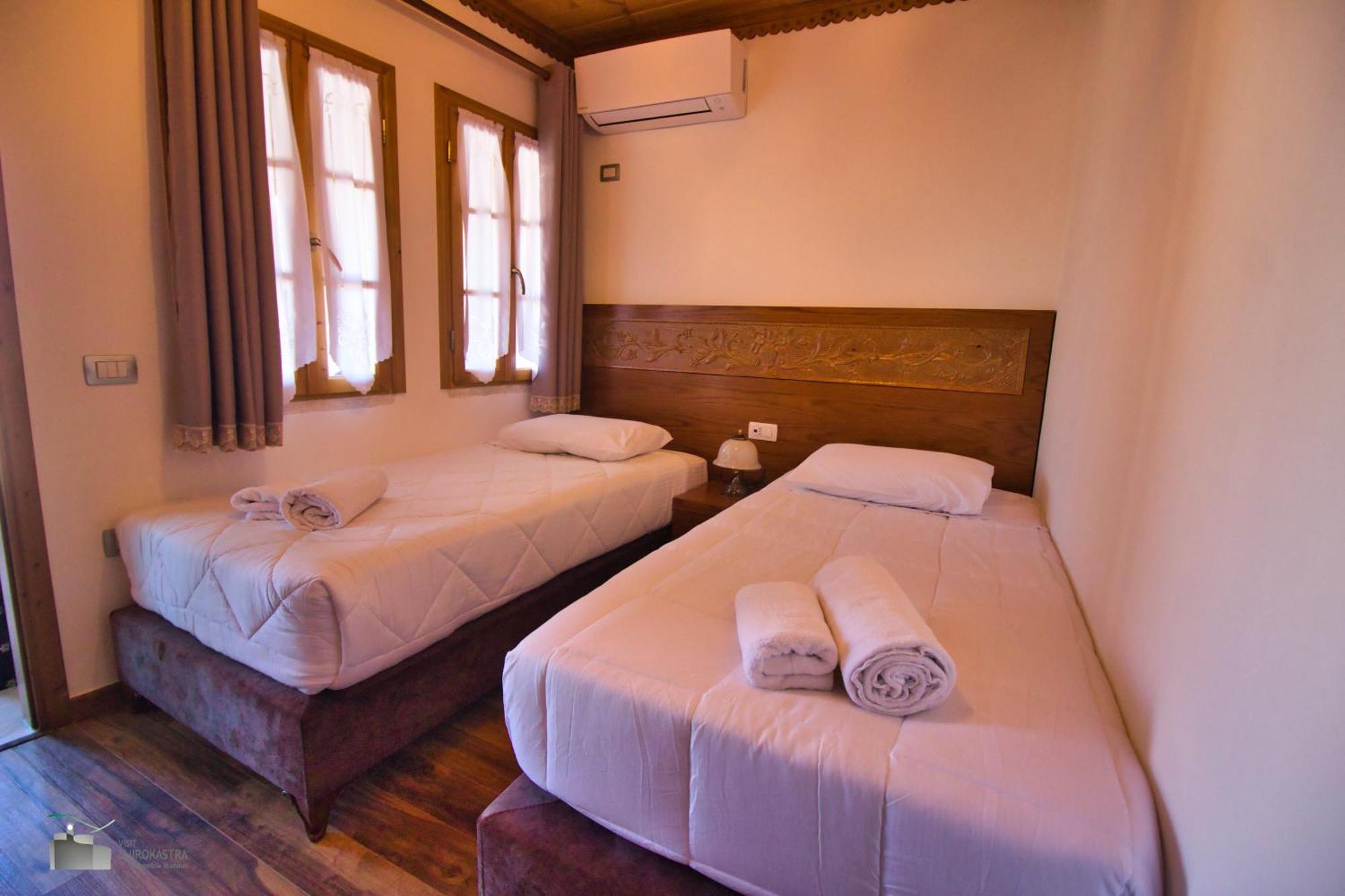 Boutique Hotel Praga Gjirokastër Værelse billede